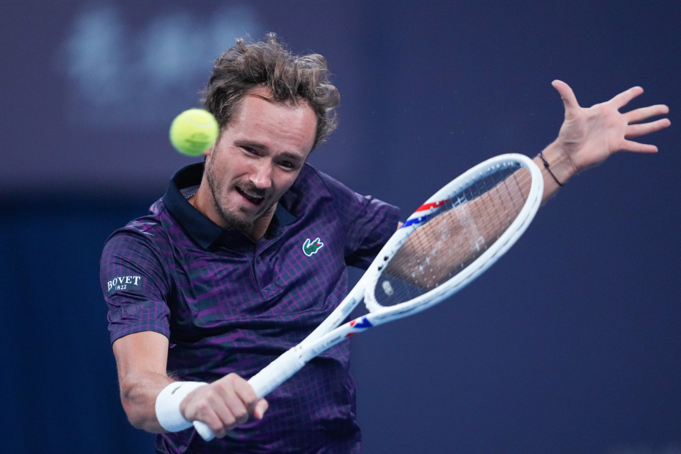 AwFRH, adHm, 新华社记者